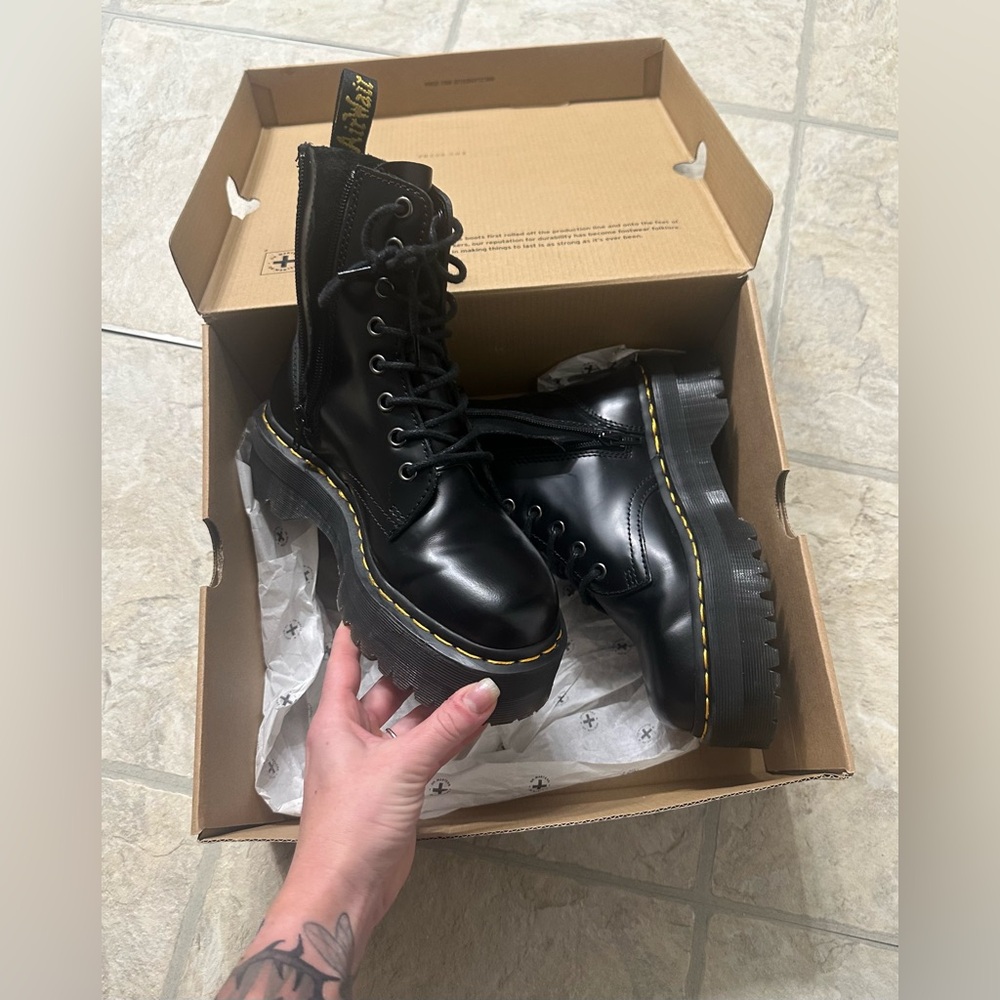 Doc Marten Jadon boots